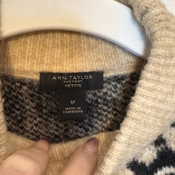 Ann Taylor Black and Tan Leopard Turtleneck Sweater - Picture 2 of 4